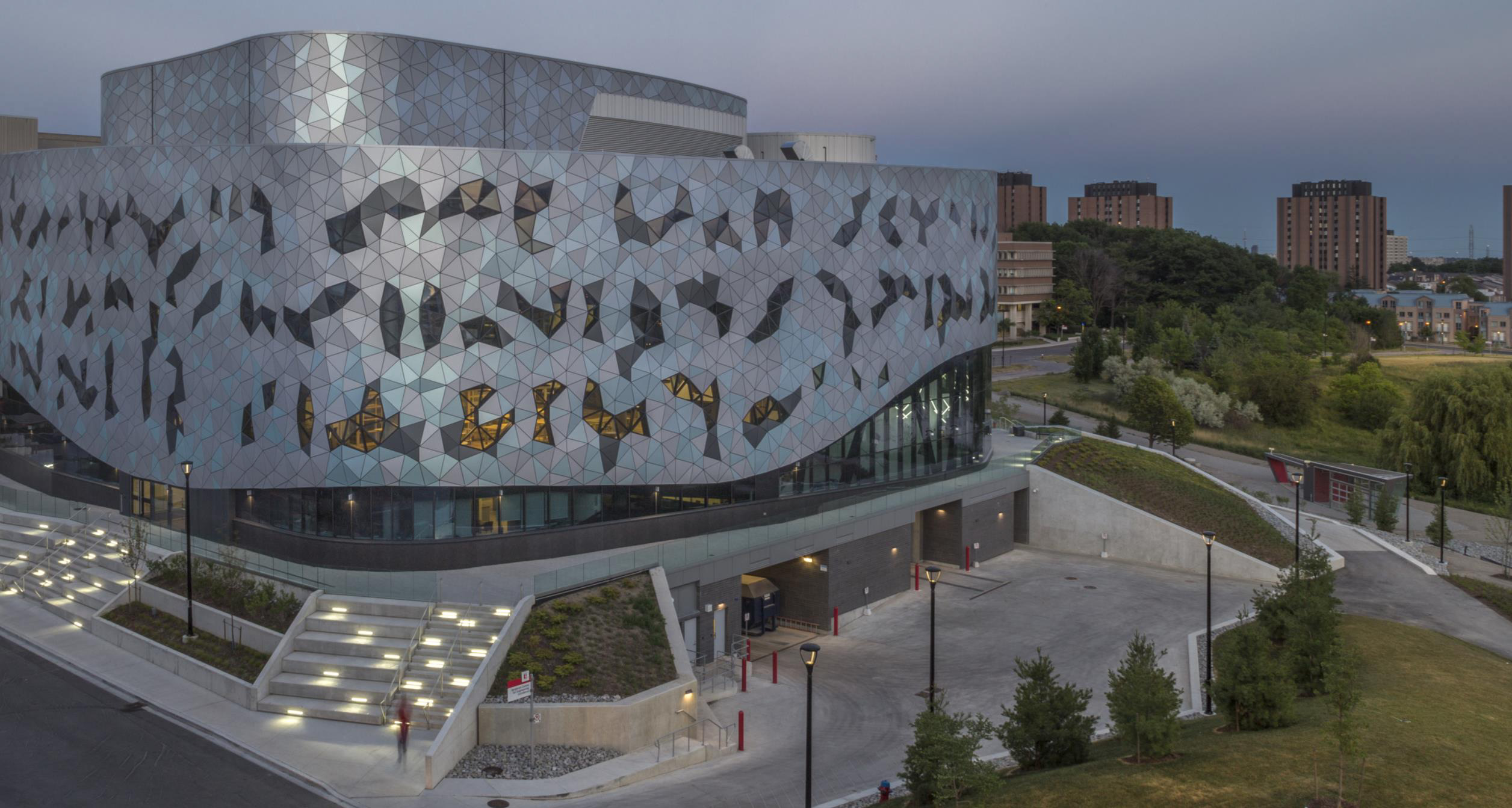 bergeron centre night time