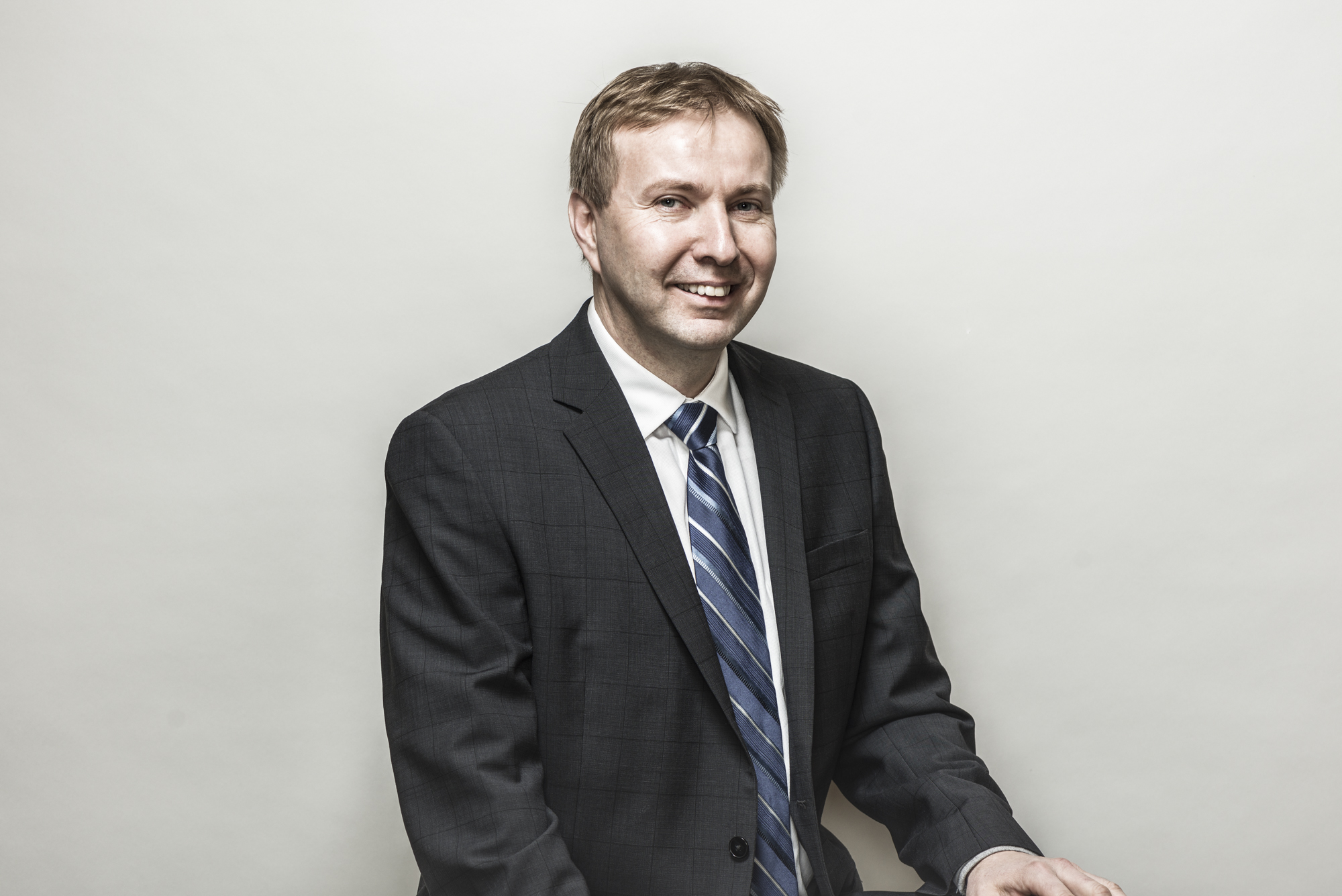 headshot of professor Aleksander Czekanski