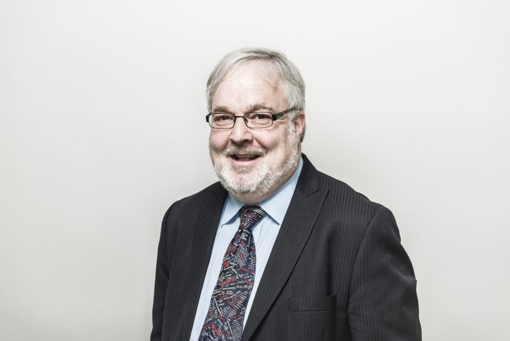 Headshot of Andrew Maxwell