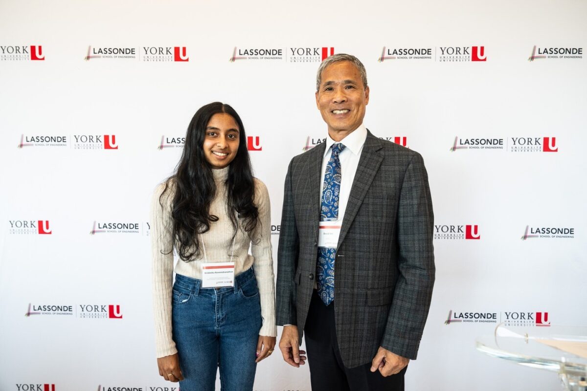 David Sin posing with Krishnika Raveendranathan, the 2022-23 recipient of the FCCP Electrical Engineering Award at the Lassonde Awards Ceremony.