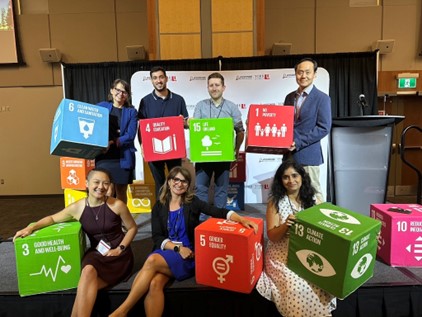 Lassonde research team with professors Magdalena Krol and Peter Park who is also the Associate Dean, Research, Innovation, Enterprise & Partnerships at Lassonde.