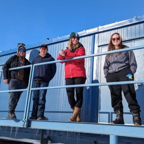 Professor Stephanie Gora with her students and research team in Nunavut