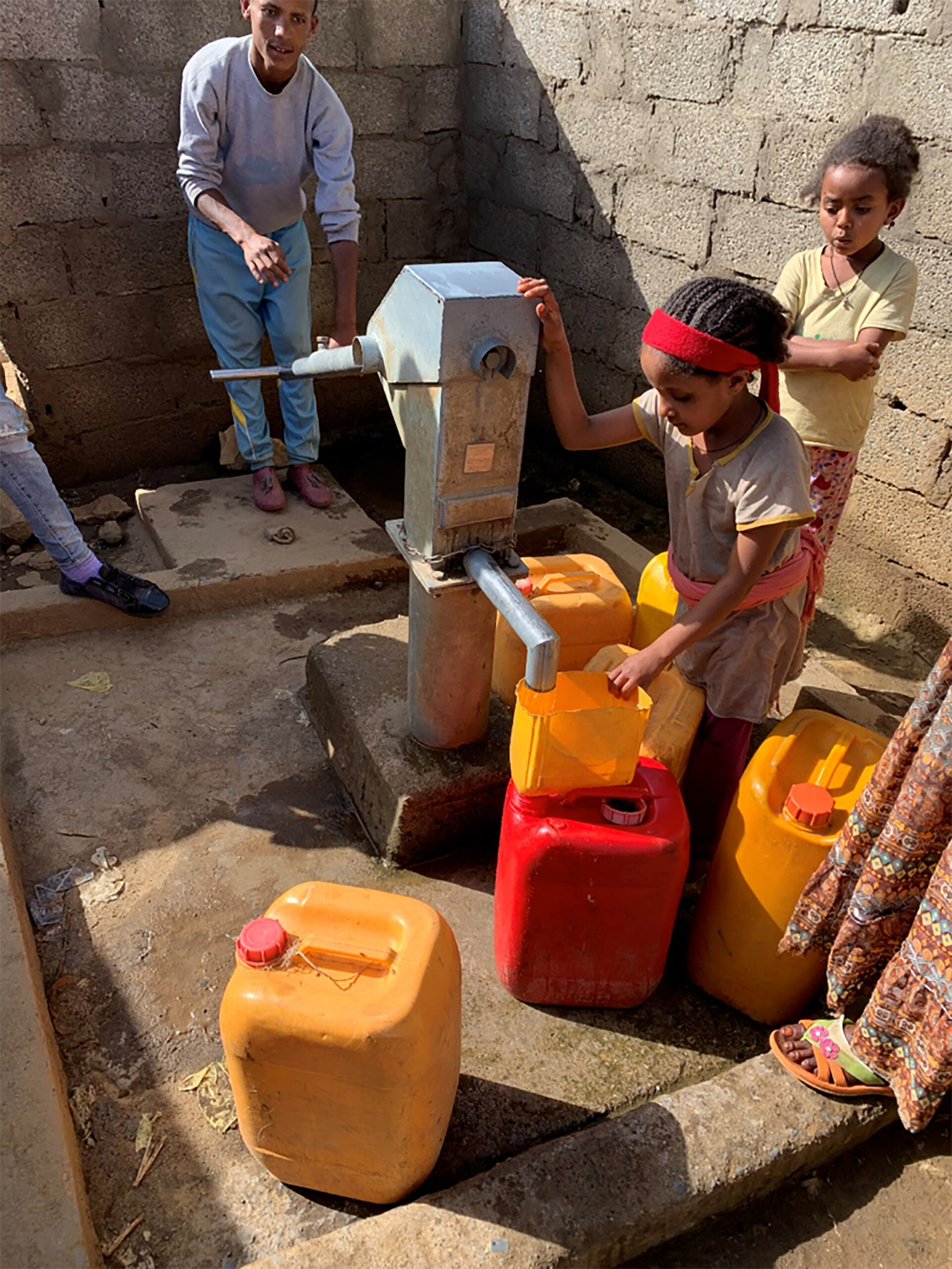 Six students from BEST lab took the Engineering for Developing Communities (EDC) Course 2019 - Ethiopia