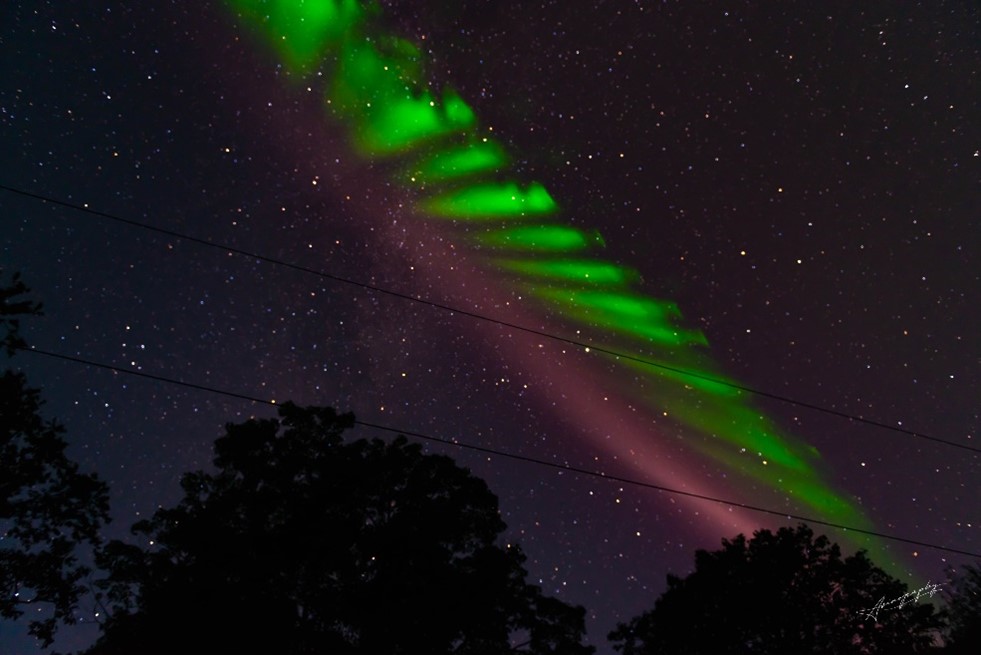 Northern Lights in Bruce Mines, Ontario, October 2022. Photo provided by @avinography