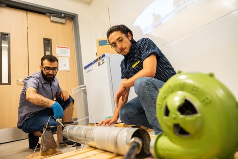 Reefers Technologies Inc group members working on their prototype